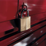 Master Lock 150EURD 50mm Brass Padlock - Image 5