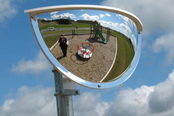 Mirror 600mm Exterior Half Face